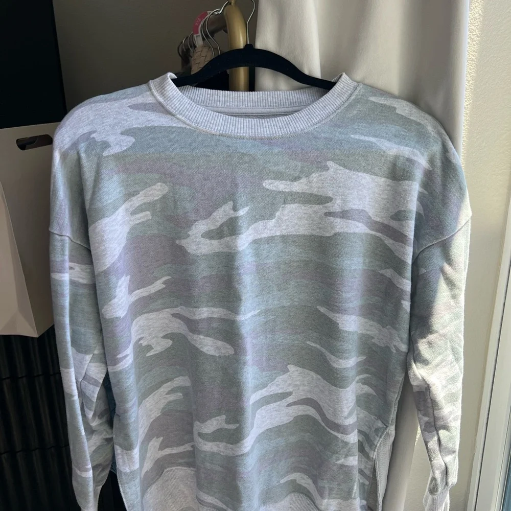 Aerie sweatshirt